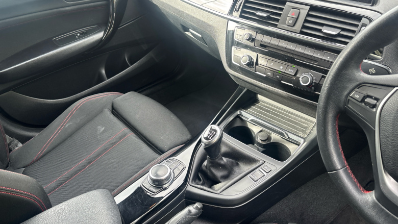 BMW 1 Series 118i [1.5] Sport 5dr [Nav/Servotronic] Petrol Hatchback